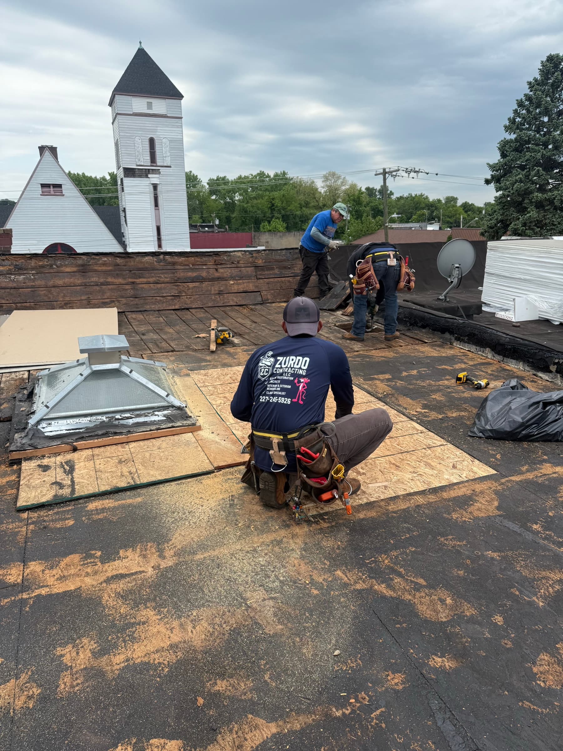 Zurdo crew on site